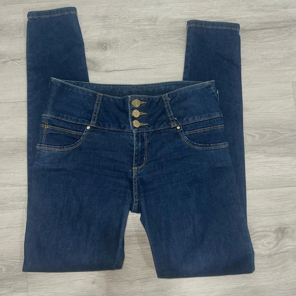 Skinny Lift-up Jean - Picture 1 of 4